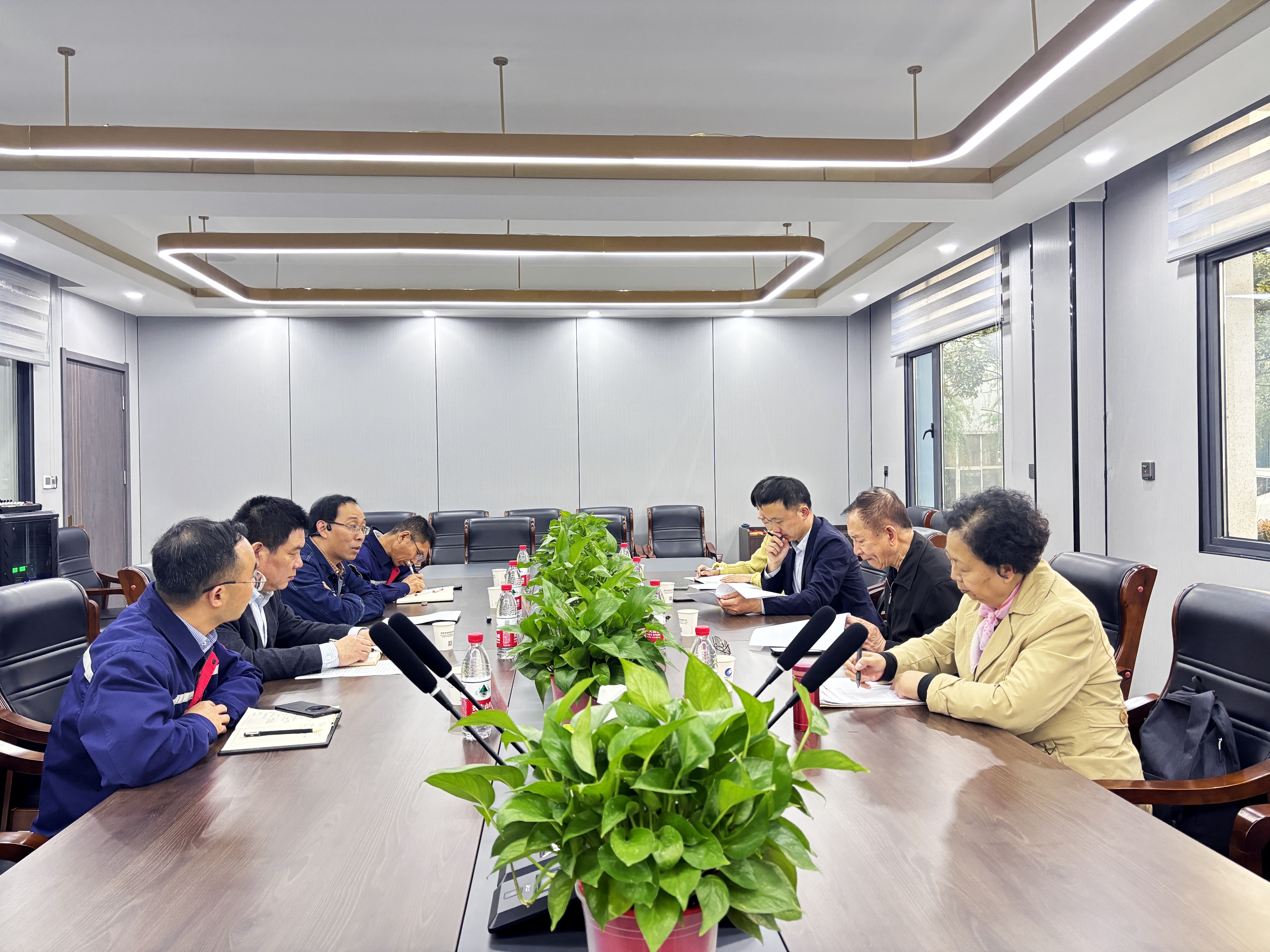 會(huì )議室1_副本.jpg